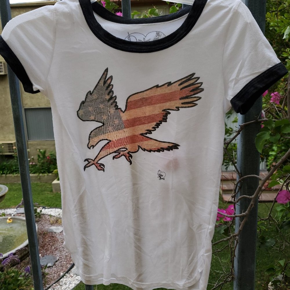 American Eagle Print Light Summer Tshirt